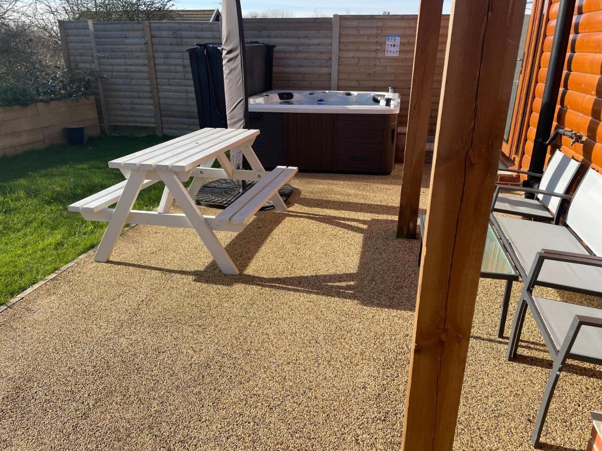 31 Cherry East Riding Of Yorkshire Hot Tub & Fishing Garton 외부 사진